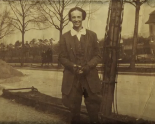 Family photos (Donata Helmrich): Courtesy of Cornelia Schmalz-Jacobsen