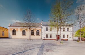 Photo: Jewish Street, Oświęcim, 1939. From the collection of the Auschwitz Jewish Center.