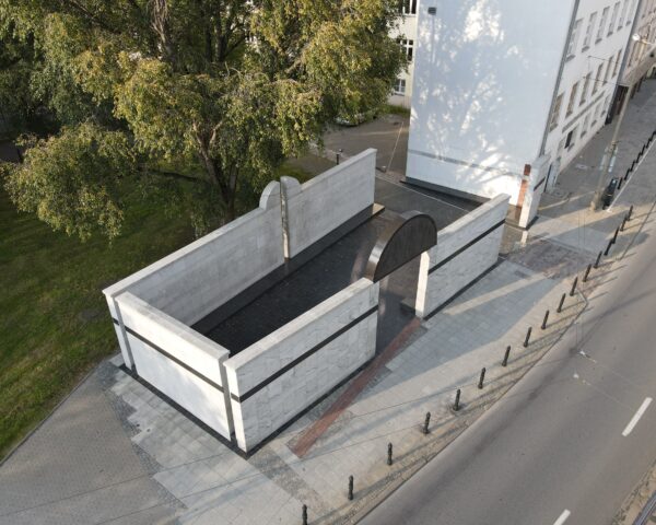 Denkmal am ehemaligen Umschlagplatz. Autor: Tomasz Cebulski