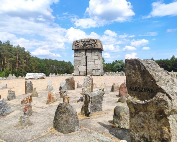 Monument on the site of the former death camp in Treblinka; author: Tomasz Cebulski